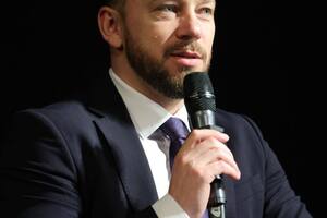 На сайті Інтерполу не обов'язково виставляти "червону картку", зазначив Клименко