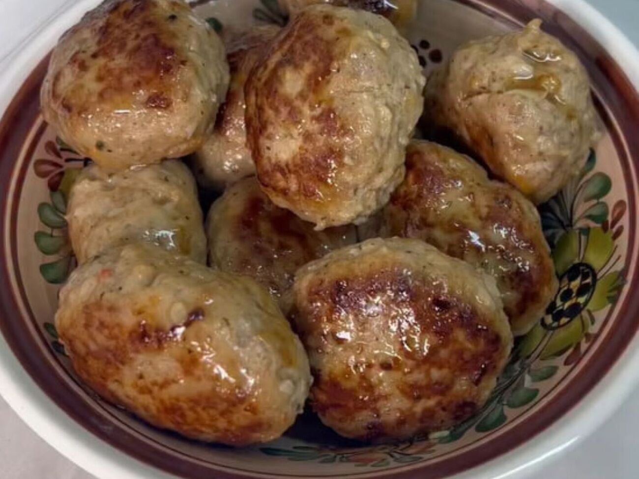 Мясо перед приготовлением фарша нужно помариновать около восьми часов