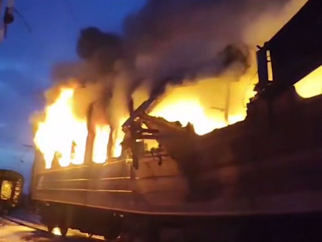 Дрон ударил в вагон с людьми