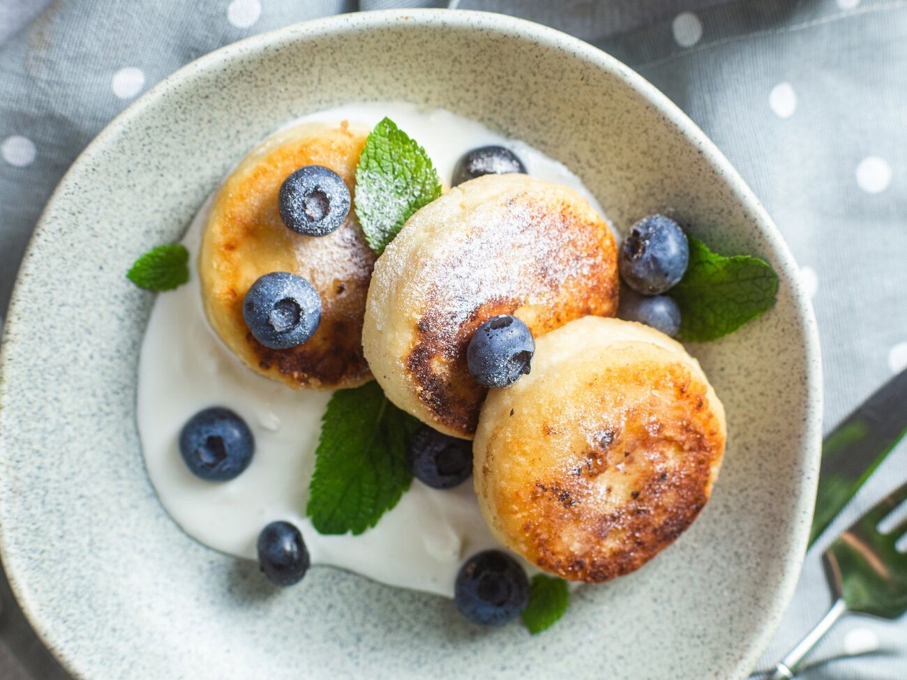 До сирників можна додати ягоди