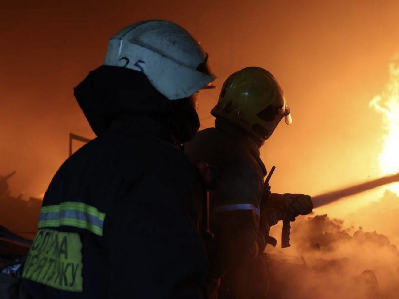 Из-за ударов РФ в области возник пожар