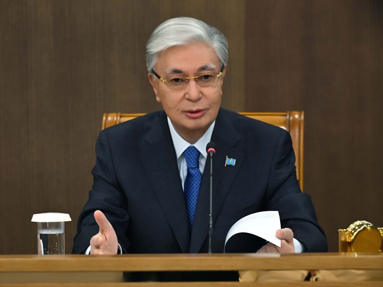 Токаєв назвав "обурливим" факт переказування через Казахстан майже $14 млрд