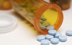An official of the State Medicines Service reported the attempted bribery to law enforcement authorities, Ukrainian News wrote