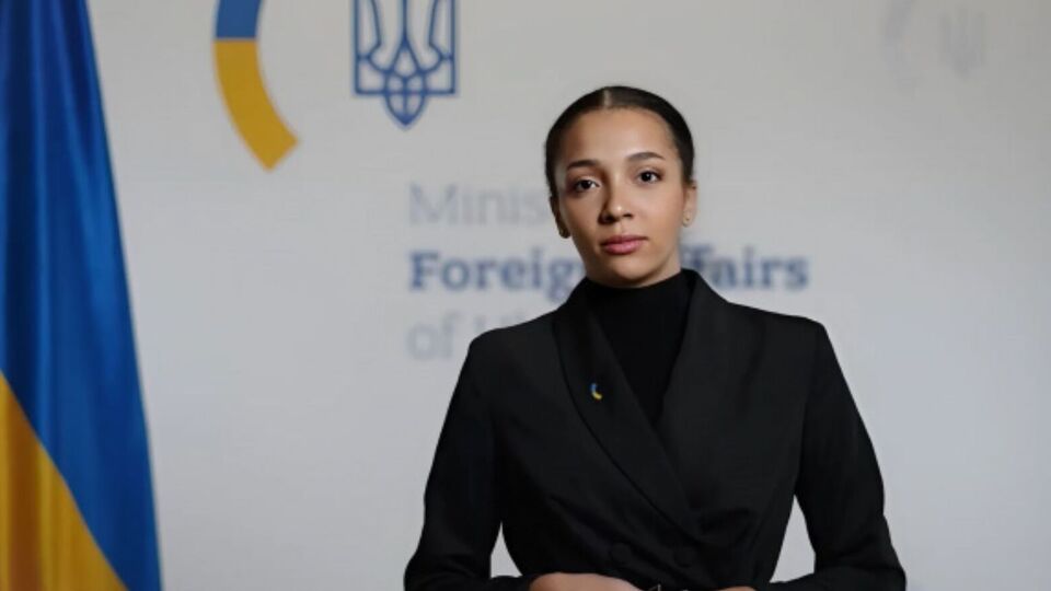 ИИ-спикер не заинтересовала медийщиков, поэтому ведомство решило от нее отказаться