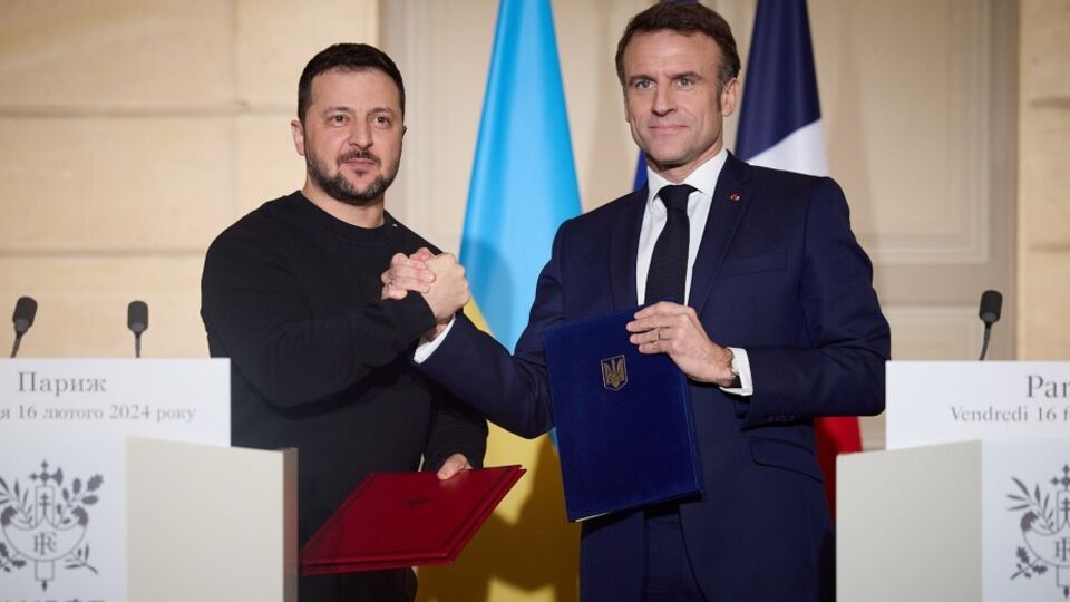 Франція підтримуватиме Україну "стільки, скільки буде потрібно", запевнив Зеленського Макрон