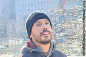 Галкін зазначив, що мешканців сусідніх готелів уже переселили