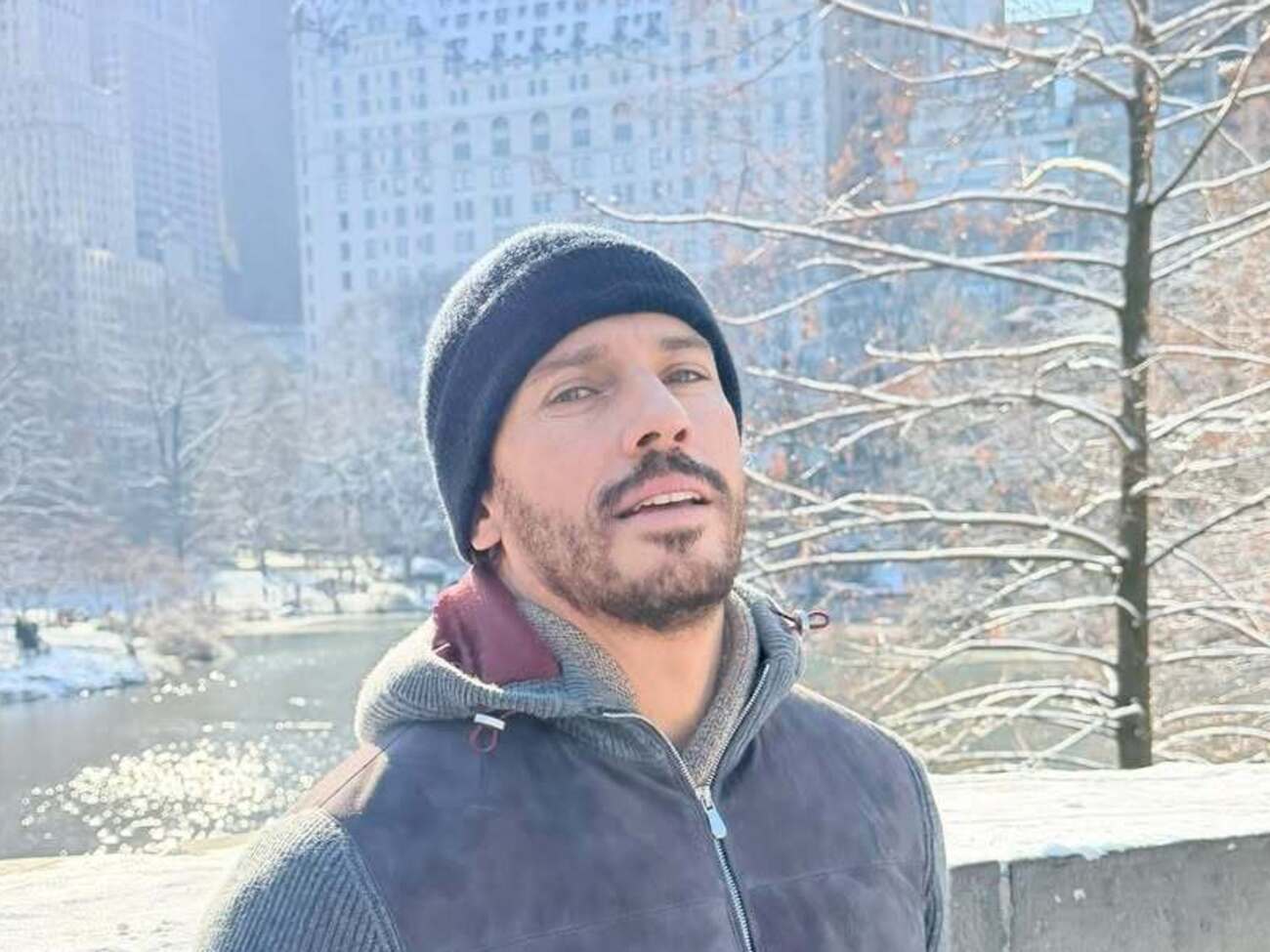 Галкін зазначив, що мешканців сусідніх готелів уже переселили