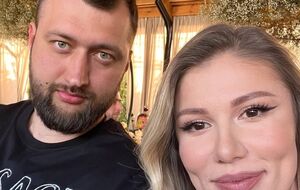 Омаргалиева мужу: Каждый день я вижу твою силу, мужество и доброту