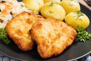 Чтобы отбивные идеально прожарились, куски мяса должны быть не тоньше 3 см