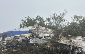 Місцеві жителі в Колумбії виявили літак повністю зруйнованим