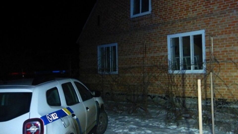 Тела людей обнаружили в частном доме