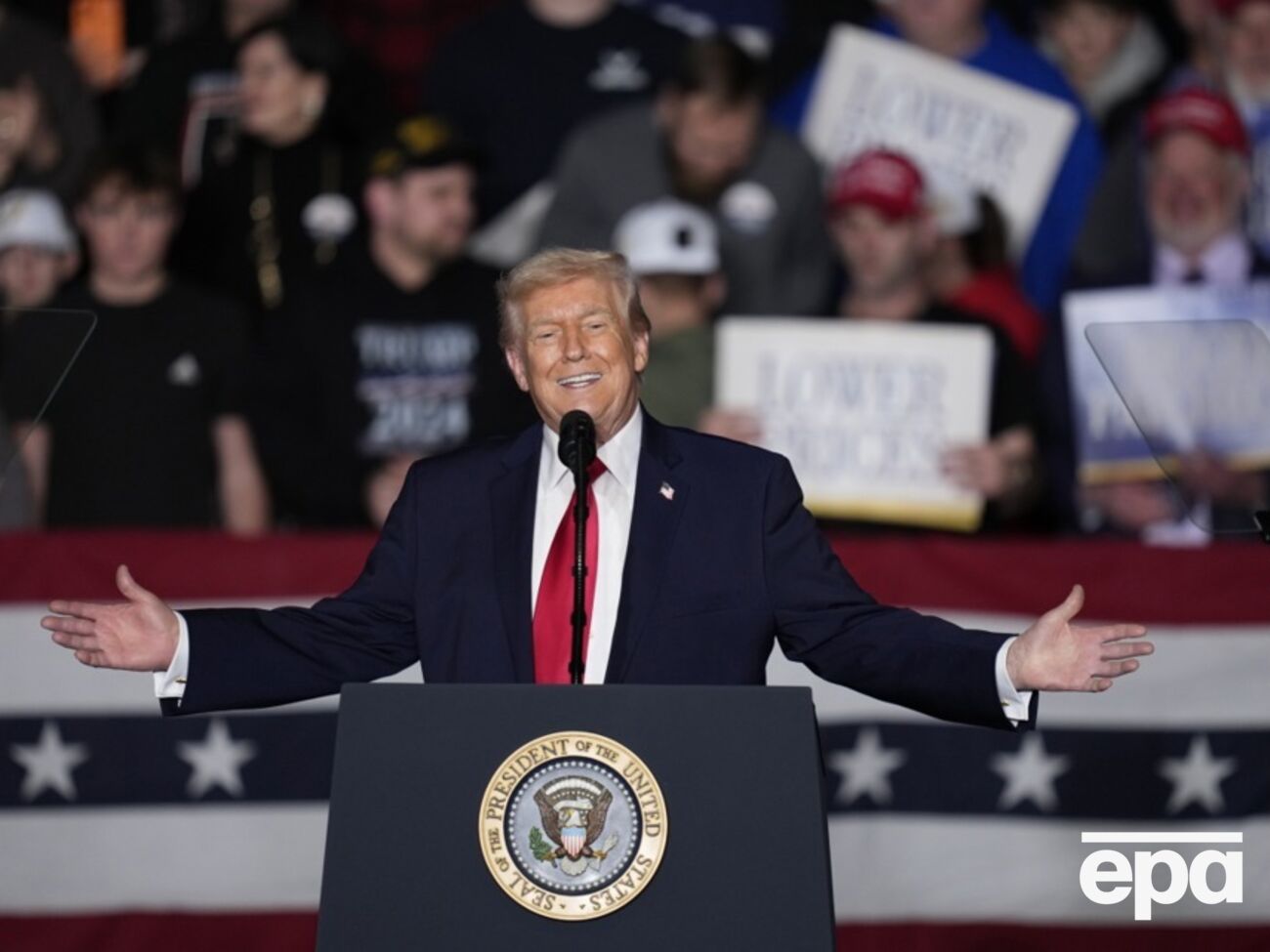 Трамп призвал работодателей США также делать взносы