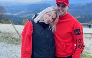 Анну Жук поховали в Харкові. Її чоловік був на церемонії прощання