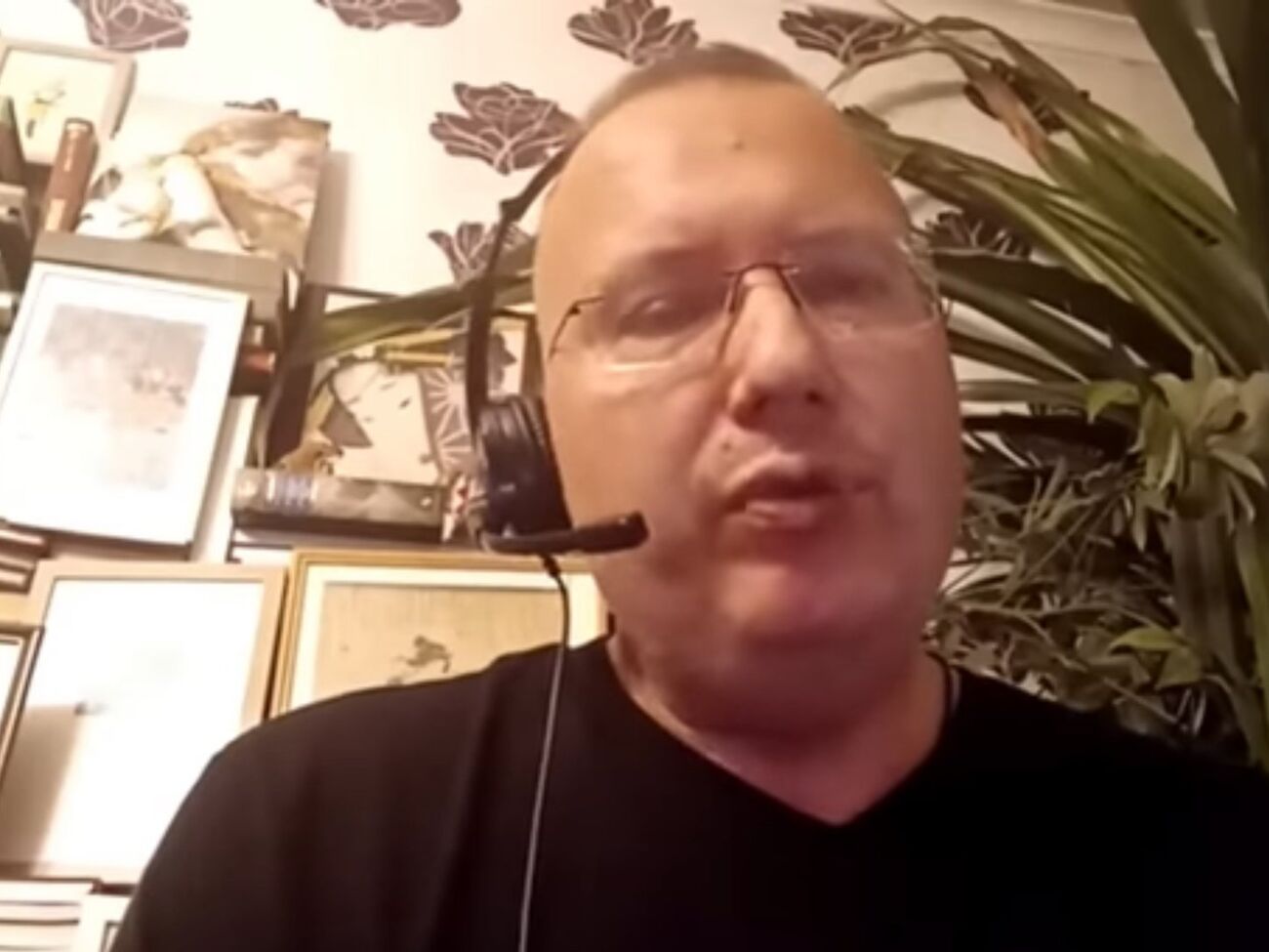 Золото и серебро сильно корректируются "вниз", валятся акции. Это и настораживает