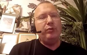 Золото и серебро сильно корректируются "вниз", валятся акции. Это и настораживает