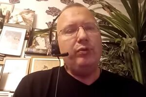 Золото и серебро сильно корректируются "вниз", валятся акции. Это и настораживает