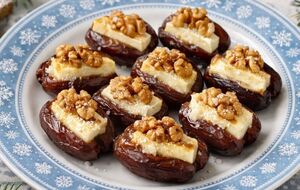 Фудблогер объяснила, что во время запекания сыр бри карамелизуется