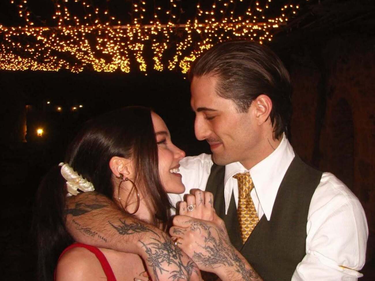 Про заручини Давіда з Камерон таблоїд TMZ повідомив у жовтні