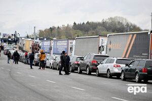 Інтенсивність руху через кордон залишатиметься високою протягом найближчого тижня, попередили у ДПСУ