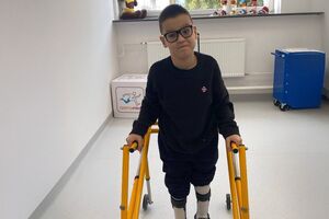 Врачи уверены, что реабилитация и ортезы помогут Кириллу