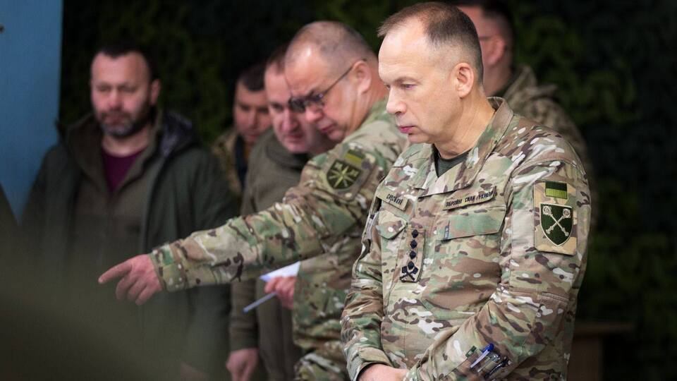 Сирський поінформував про зустріч із командирами військових частин, які виконують бойові завдання на фронті