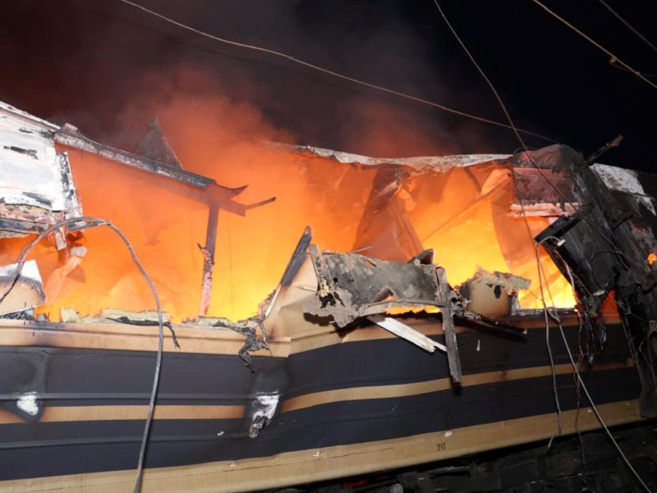 В полиции рассказали, что один дрон попал в столб, второй – в колею, а третий – в 16-й вагон