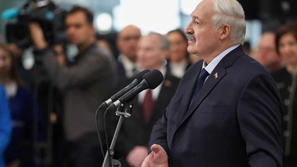 Лукашенко назвал "самое лучшее средство" для красоты