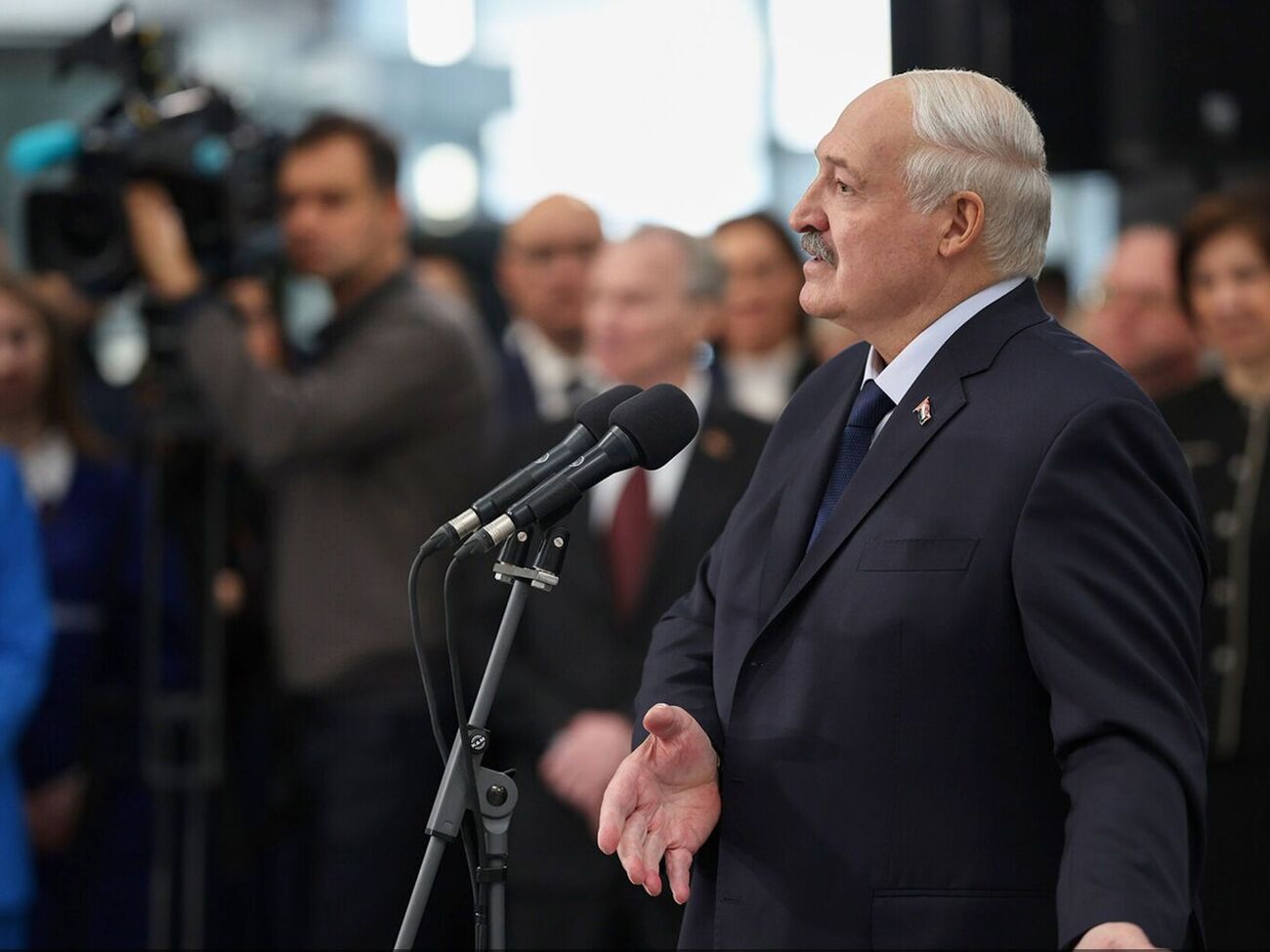 Лукашенко назвал "самое лучшее средство" для красоты