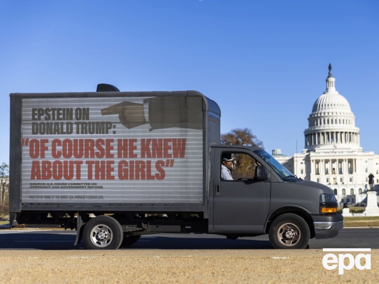 Нові документи ФБР детально описують численні ймовірні випадки жорстокого поводження Трампа з підлітками