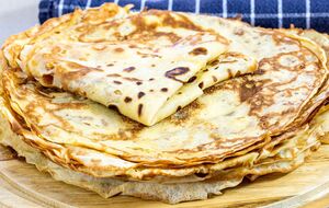 У готове тісто для млинців потрібно влити окріп