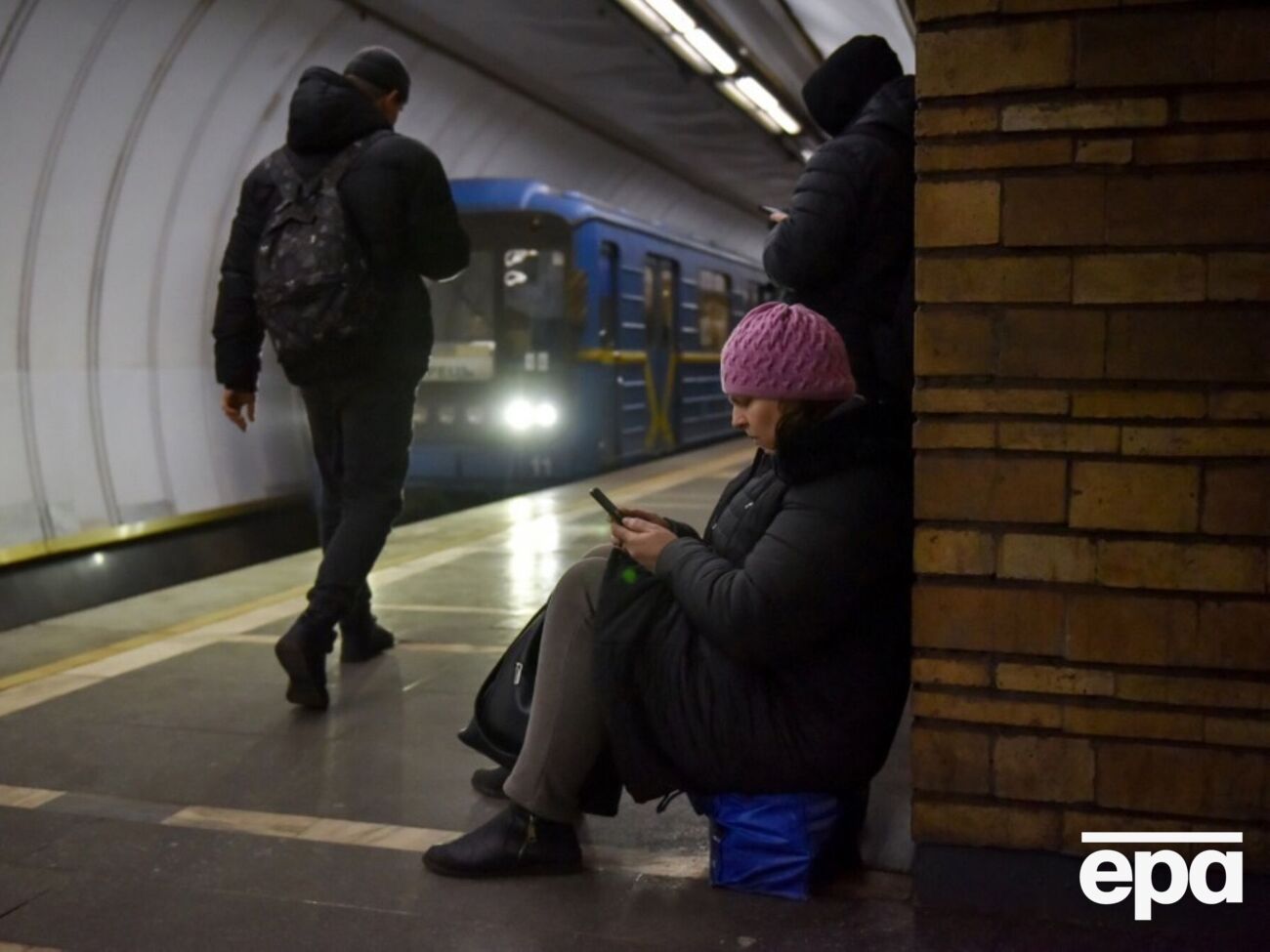 Поїзди курсують з інтервалами шість хвилин, повідомили в КМДА