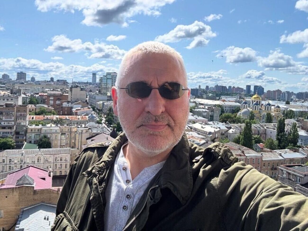 Від першого шлюбу Фейгін має дорослого сина