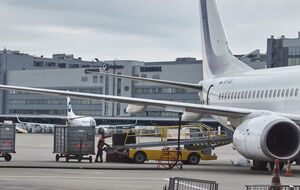 Через атаку дронів в аеропортах Москви затримували рейси