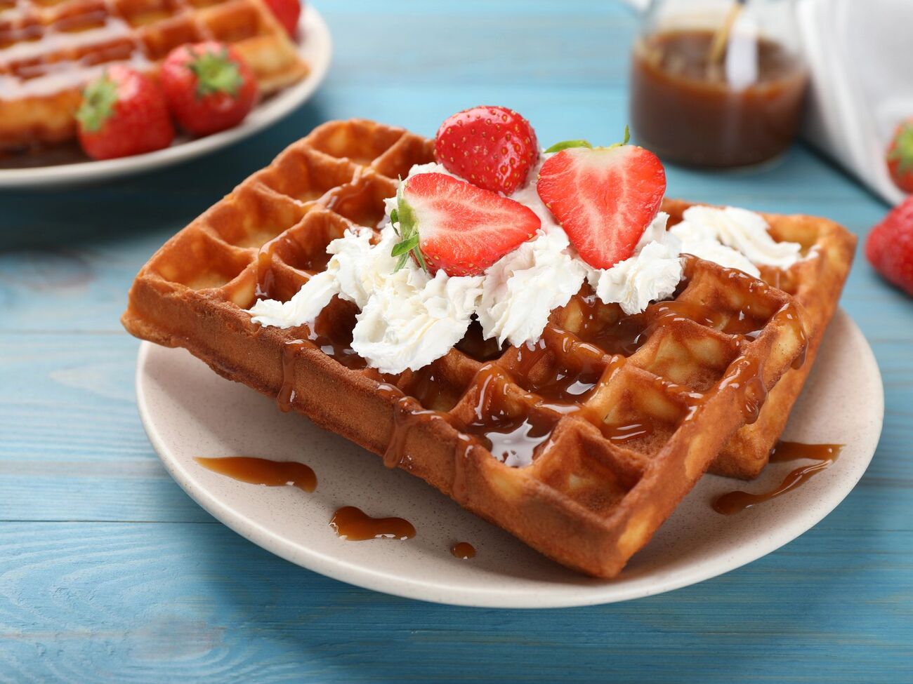 Перед приготуванням вафельницю потрібно добре розігріти