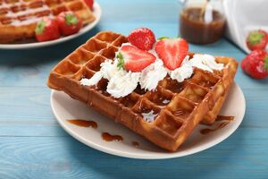 Перед приготовлением вафельницу нужно хорошо разогреть