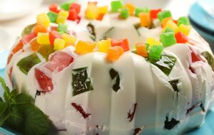 Кроме желе для десерта понадобится 25 г желатина