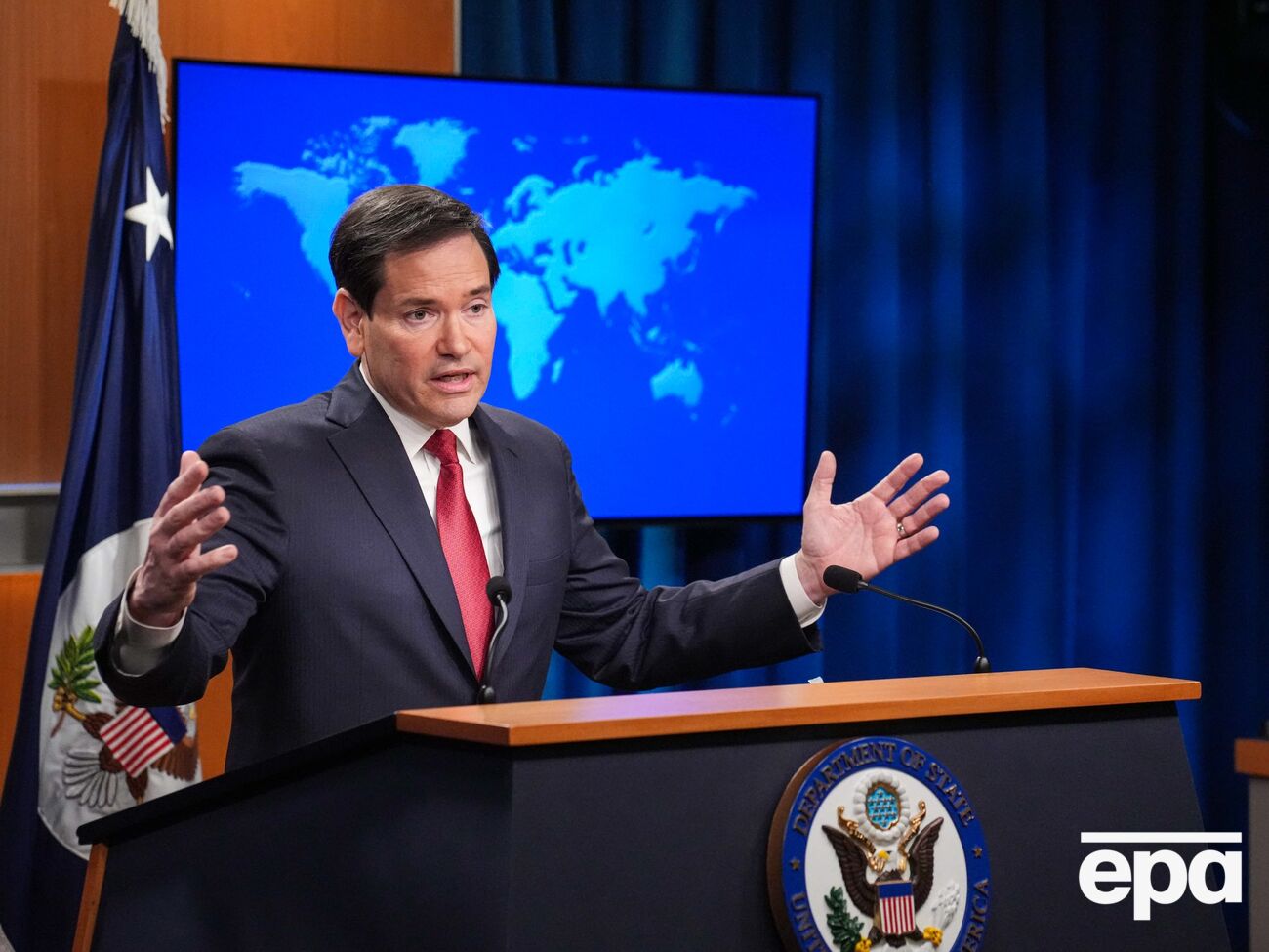 Рубіо понад 10 років відкрито критикував Мадуро й виступав за зміни у Венесуелі, зазначила WP