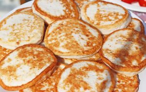 Для оладий возьмите йогурт без добавок