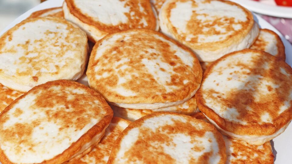 Для оладий возьмите йогурт без добавок