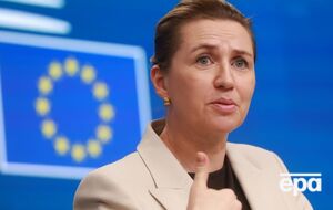 Фредеріксен: Я наполегливо закликаю США припинити погрози на адресу історично близького союзника