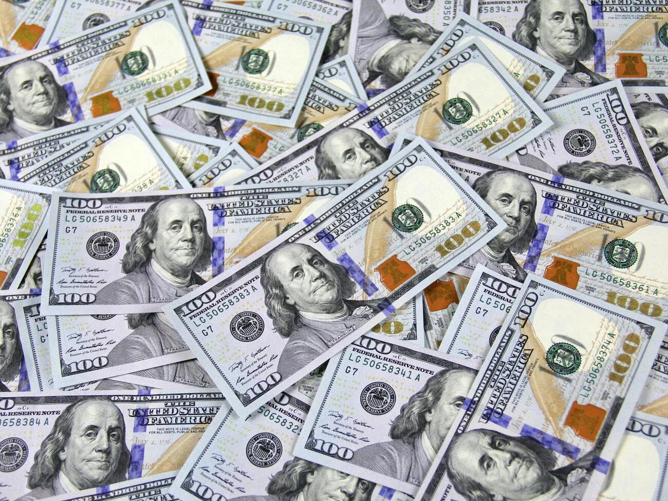 На текущей неделе на курс доллара могут повлиять важные экономические данные США, отмечает СМИ