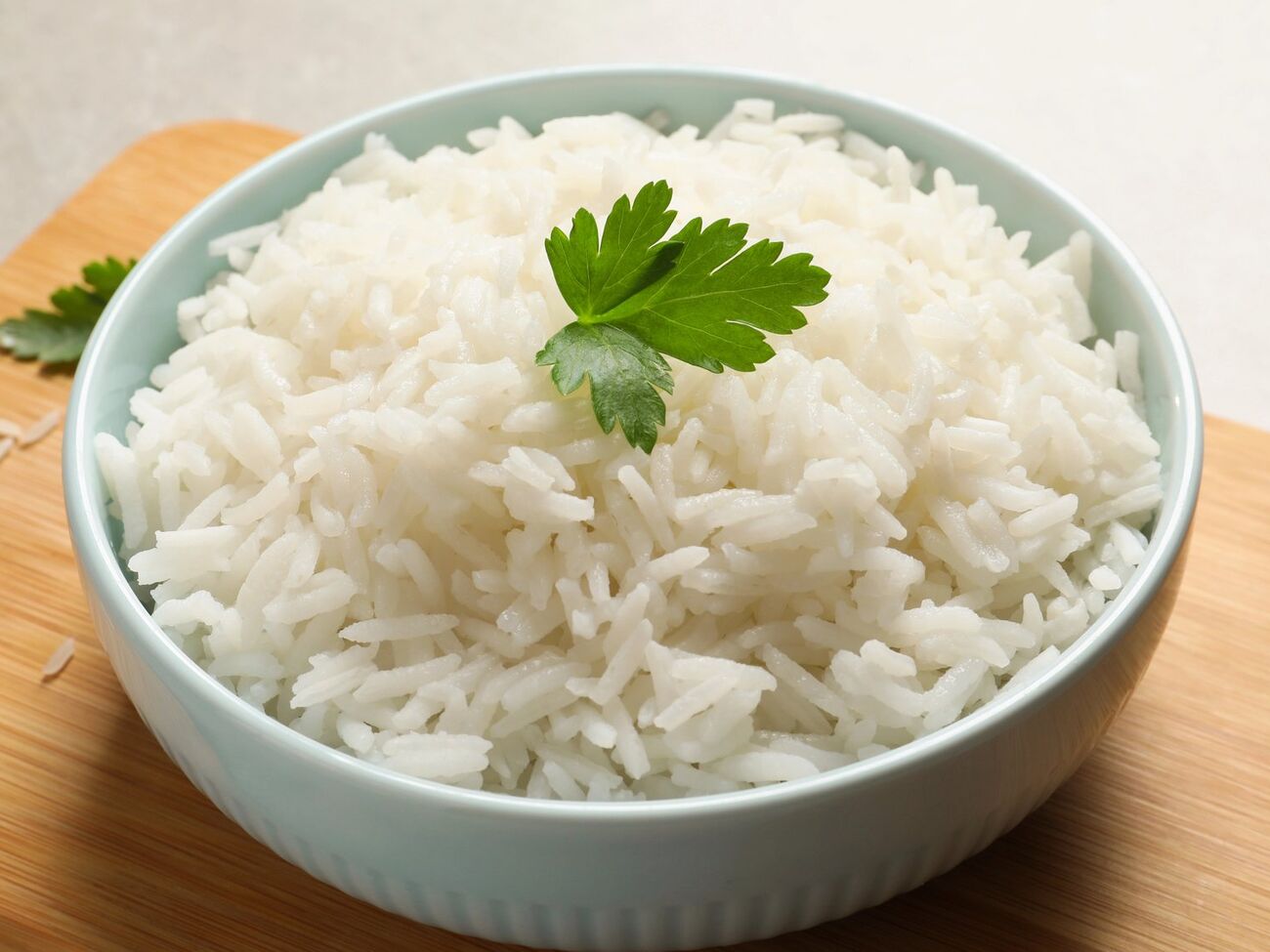 Чтобы рис не пригорел, его нужно готовить на пару