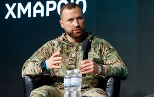 По данным СМИ, генерал-майор Хмара освобождал от РФ остров Змеиный