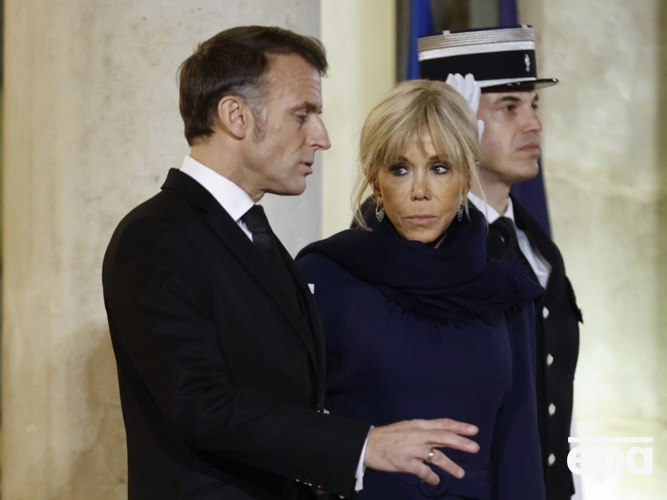 Обвиняемых признали виновными в публикации комментариев с ложными утверждениями по поводу пола Бриджит Макрон