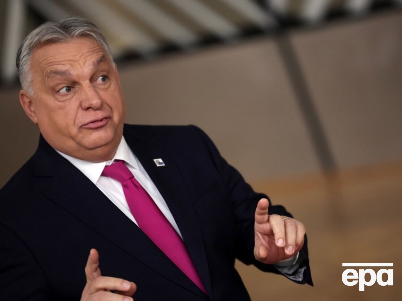 Орбан продовжує спроби отримати гроші від США