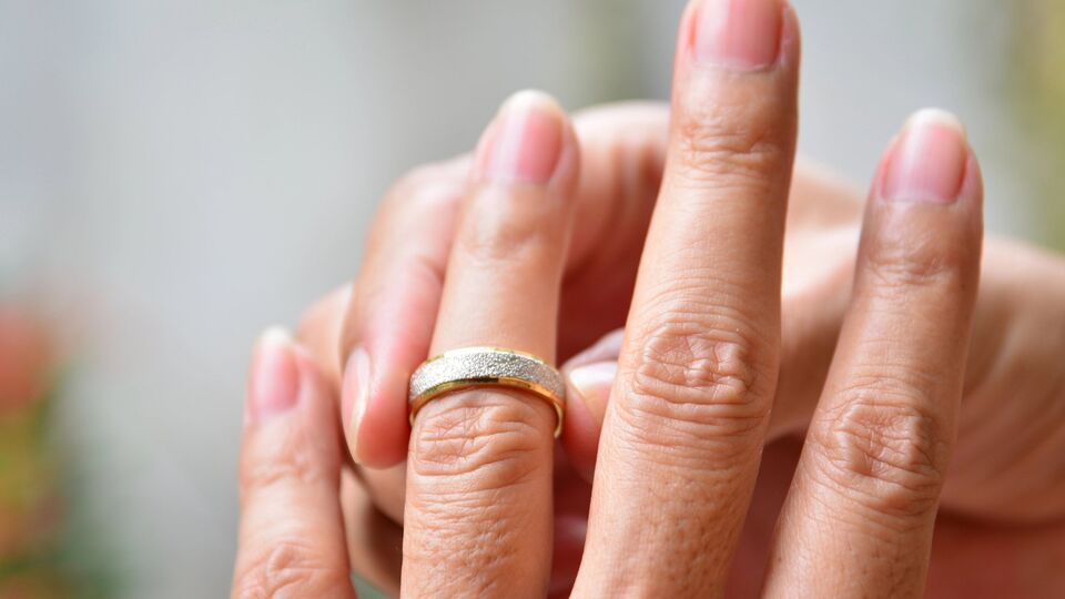 Чтобы снизить отек, можно использовать любой анестетик для разжижения крови