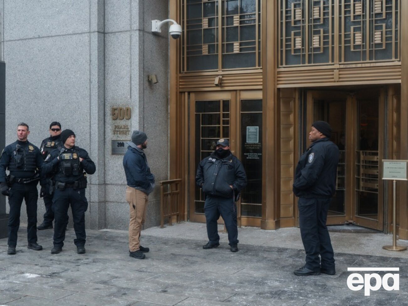 5 января Мадуро и его жена впервые предстали перед судом в Нью-Йорке