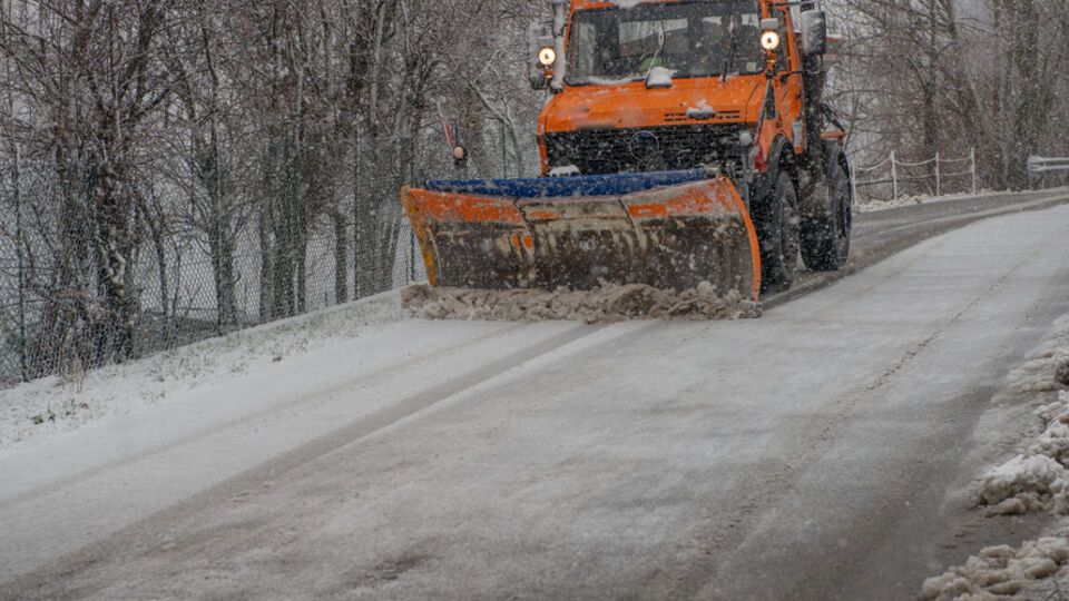 На дорогах, якими опікується Autostrada, працюють 340 робітників і 240 одиниць спецтехніки