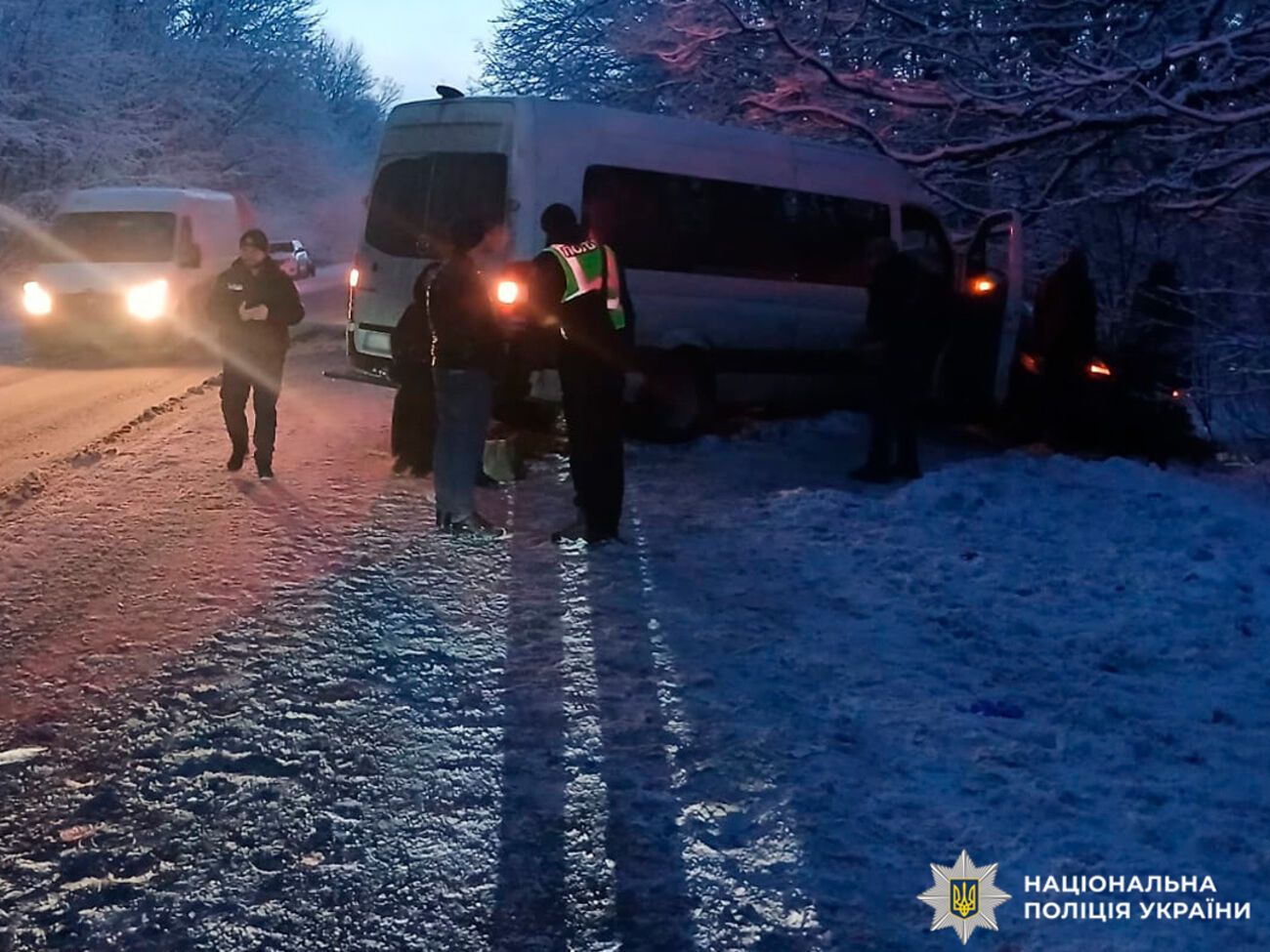 Водій легкової автівки не впорався з керуванням, заявили в поліції