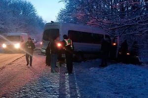 Водій легкової автівки не впорався з керуванням, заявили в поліції